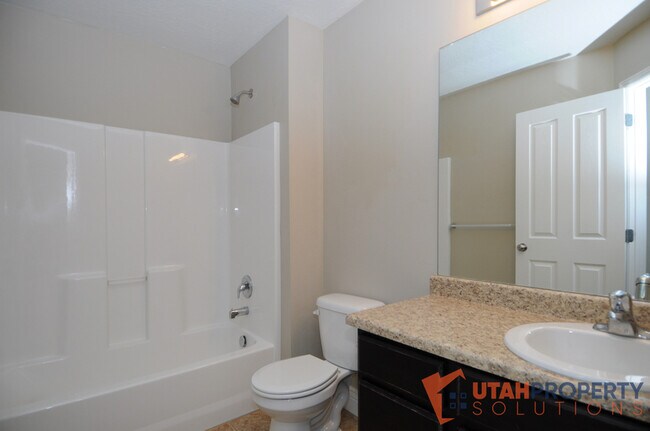 Building Photo - 3755 N Prairie Grass Dr