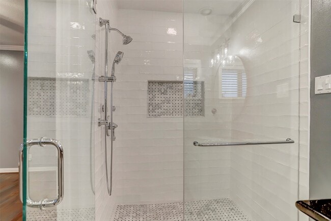 Building Photo - 5438 Briarbend Dr