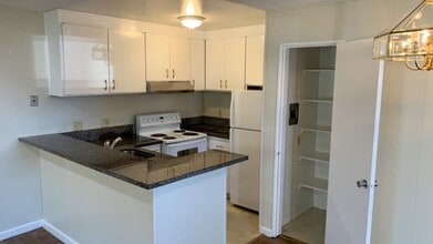 Building Photo - COMING SOON! | $2,800 / 2 BR /1 BA -  REMODELED APARTMENT IN IRVINGTON AREA OF CENTRAL FREMONT
