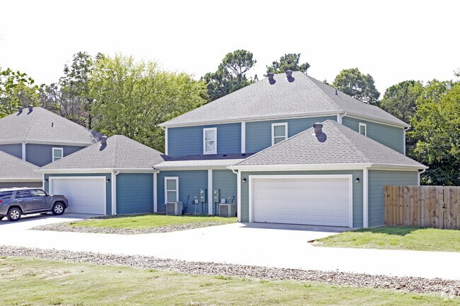 Building Photo - Deane and Sang Townhomes