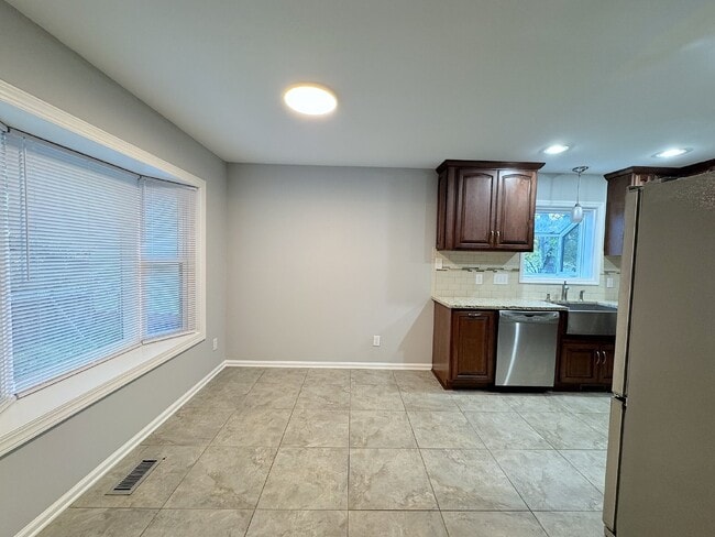 Building Photo - Well Maintained Ranch Style Home in Garner!