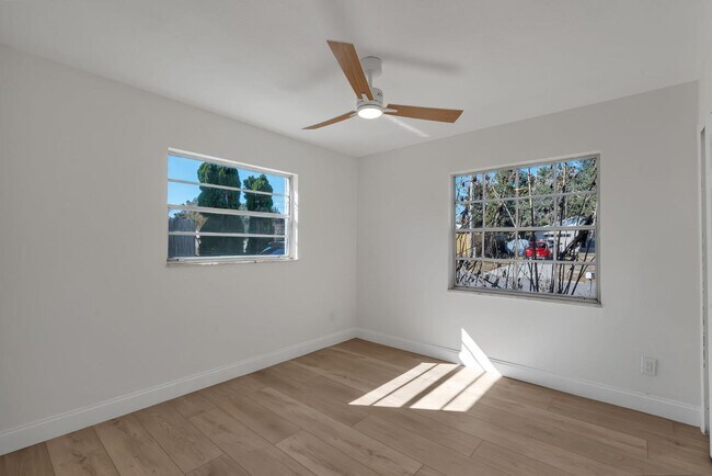 Building Photo - 1303 Charles St