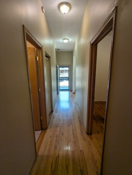 Building Photo - 3212 W Warren Blvd