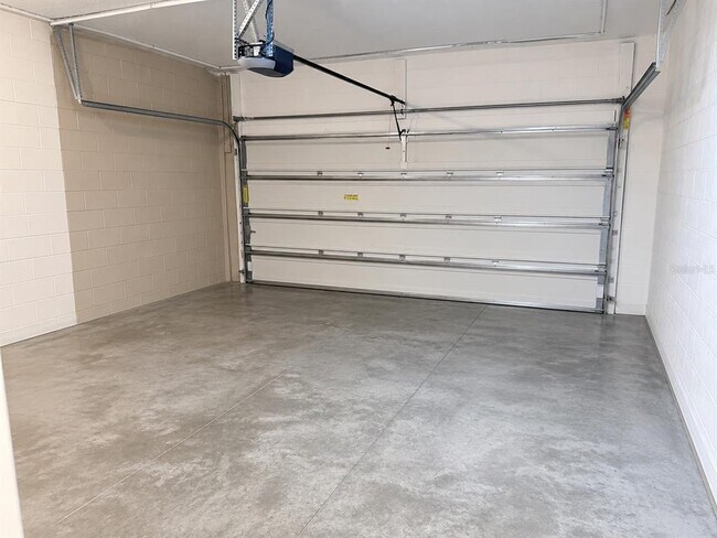 Building Photo - 1027 Aerides Wy