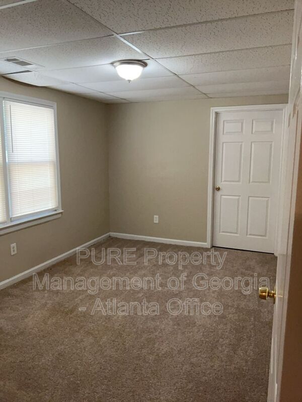 Building Photo - 3213 Southridge