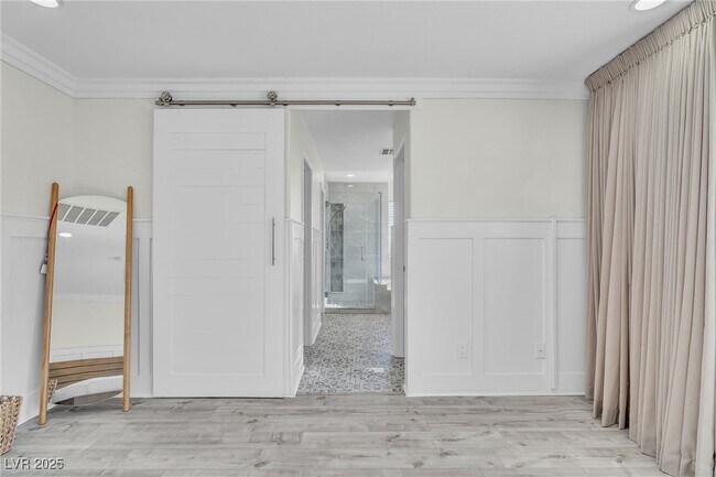 Building Photo - 9885 Shadycrest Ct