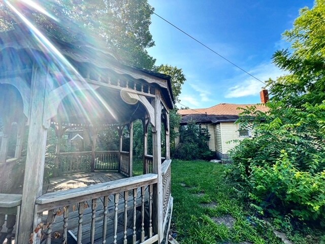 Building Photo - 1000 E 8th St