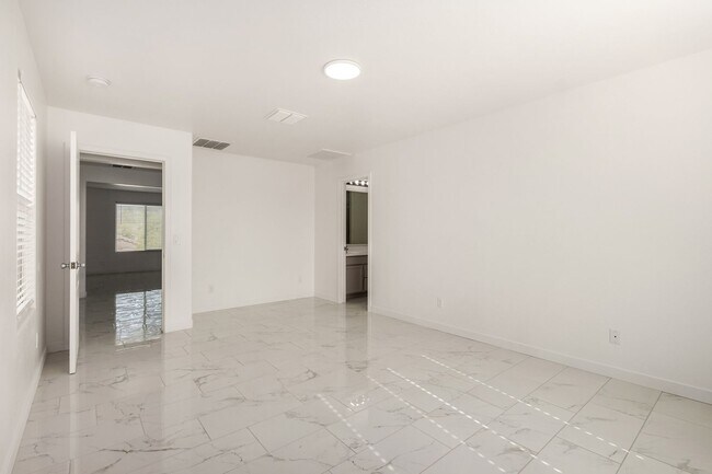 Building Photo - One Of A Kind Home For Rent In Buckeye!