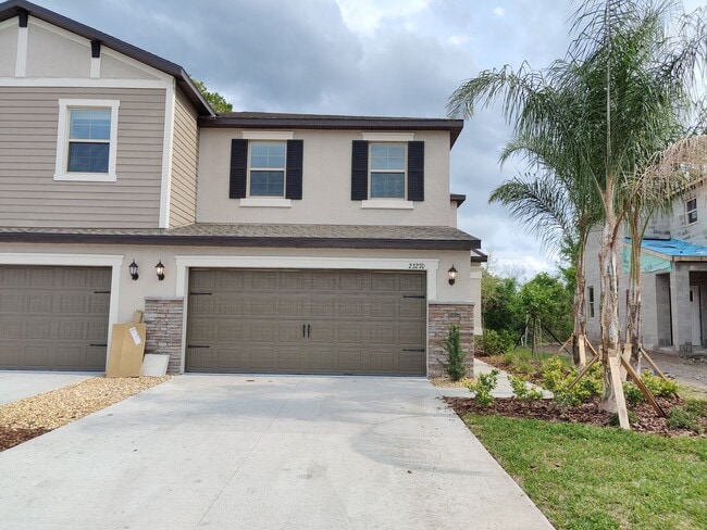 Building Photo - 23270 Willow Glen Way
