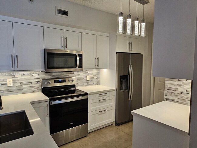 Building Photo - 2351 W Preserve Way