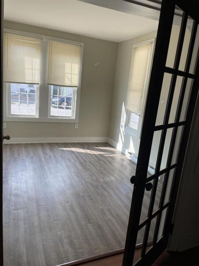 Building Photo - NOW AVAILABLE! 3 Bed, 2 Bath Victorian Home in Newport, PA!