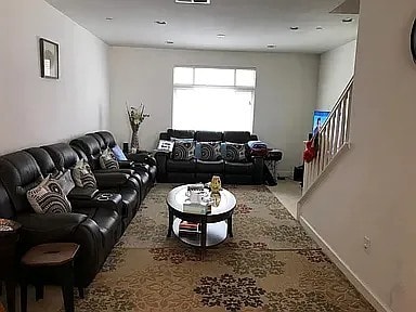 Building Photo - 5218 S Esprit Loop