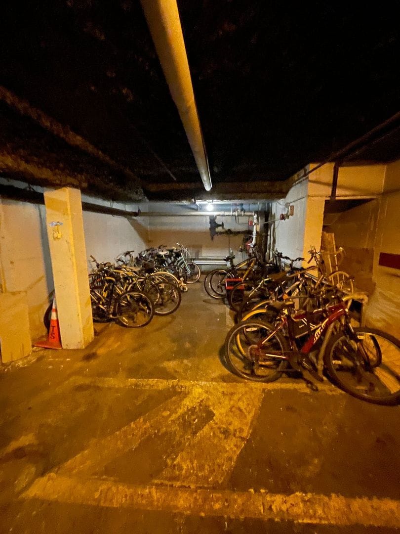 Building Photo - 744 W Gordon Ter