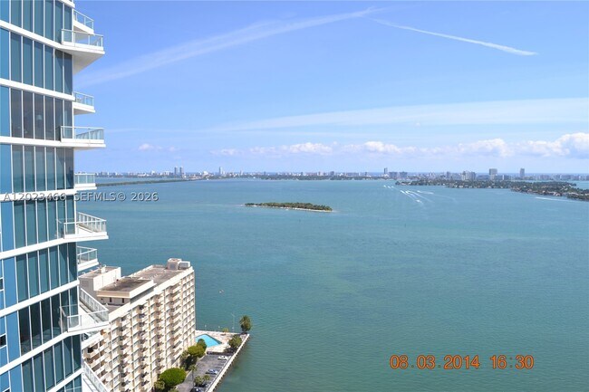 Building Photo - 2020 N Bayshore Dr