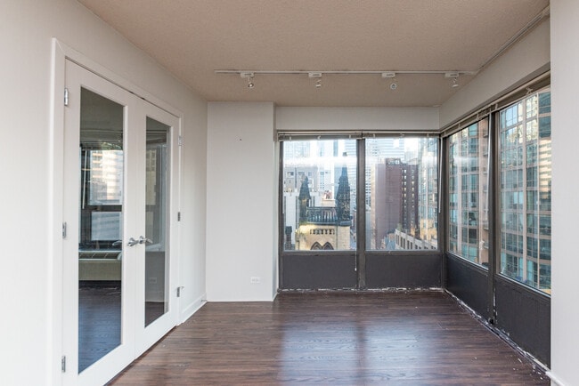 Building Photo - 30 E Huron St