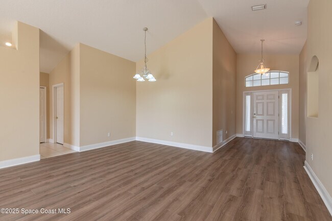 Building Photo - 1442 Areca Palm Dr