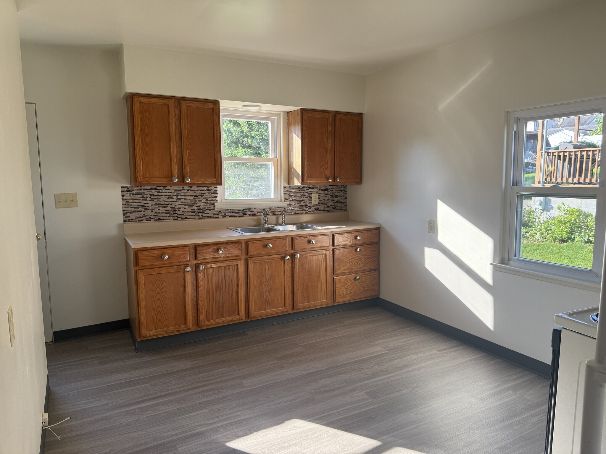 Kitchen - 1409 Elm St