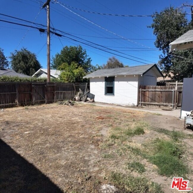 Building Photo - 2416 Chester Ln