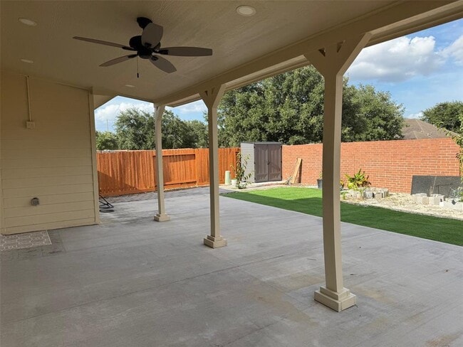 Building Photo - 24423 Hampton Lakes Dr