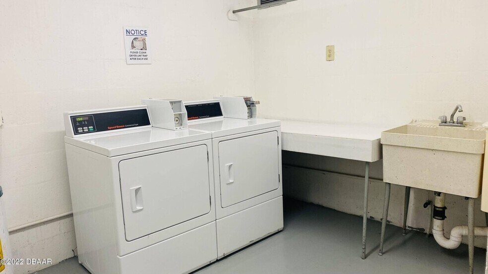 Laundry - 640 N Nova Rd