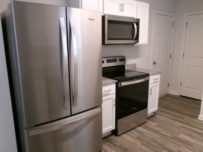 Building Photo - Almost New House for Rent in Lexington!