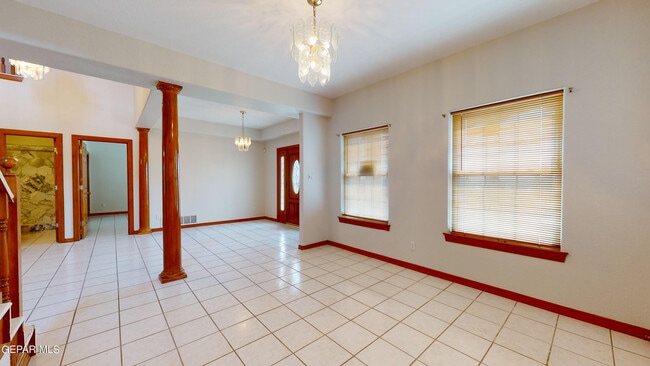 Building Photo - 9033 Leo St