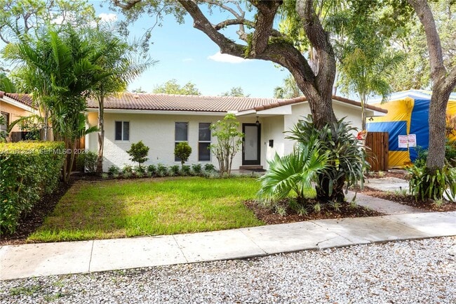 Building Photo - 5770 SW 55th St