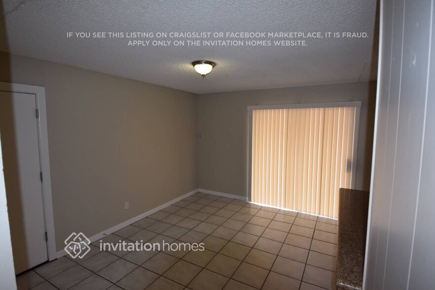 Building Photo - 8233 W Indianola Ave