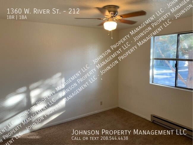 Building Photo - 1360 W River St