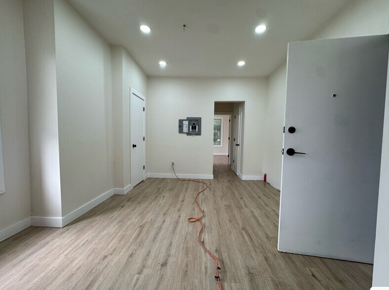 184 Virginia Ave 3L - 186 Virginia Ave