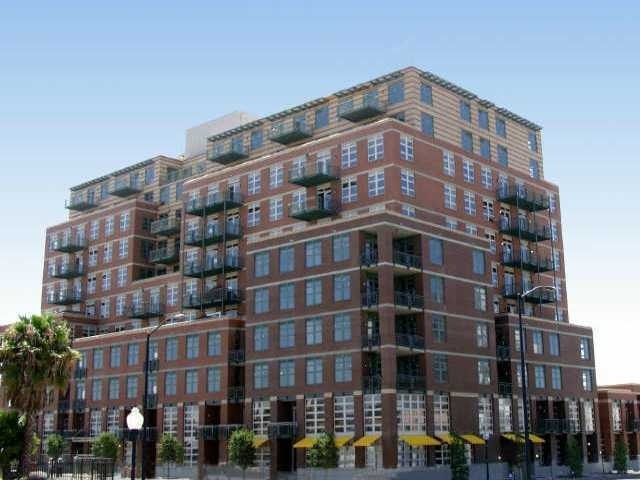 Building Photo - PARKLOFT!! Walk to Petco Park & all that E...