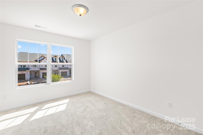 Building Photo - 744 Lock Haven Dr NW
