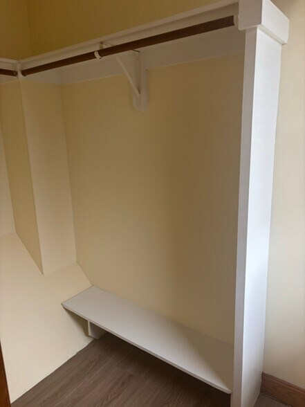 Building Photo - 26 Reed Hill Rd