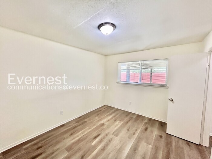 Building Photo - 3502 Matador Dr