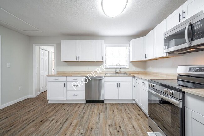 Building Photo - 8229 Patterson Rd