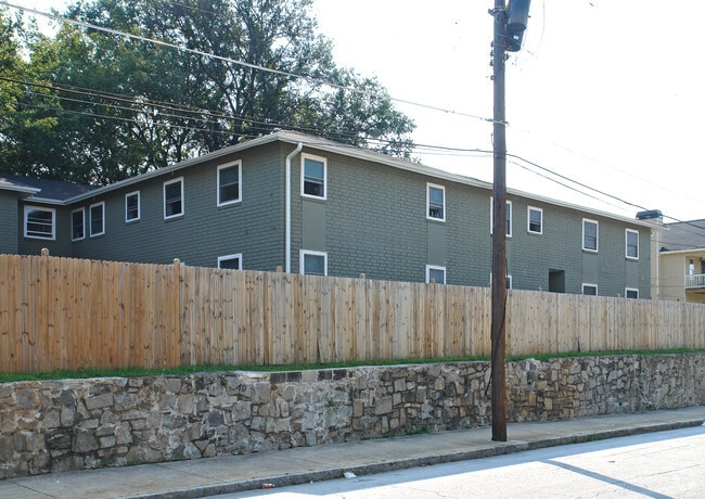 Exterior Entrance - 882 Fox St