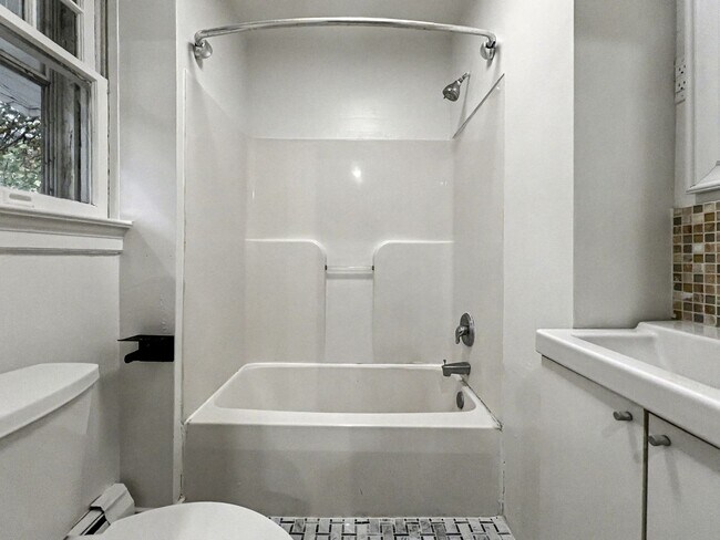 Building Photo - 201 N Aberdeen Ave