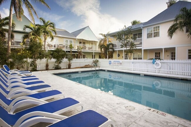 Building Photo - Rare Summer-Fall Rental Opportunity in the...