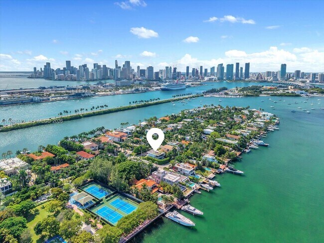 Building Photo - 201 Palm Ave