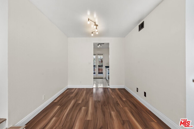 Building Photo - 4800 Maytime Ln