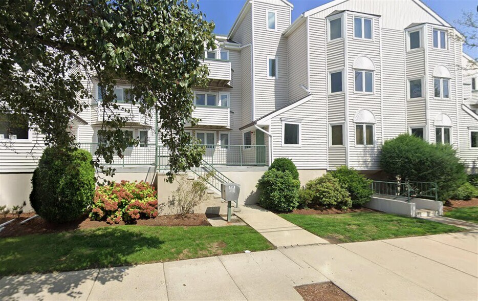 Building Photo - 616 Boston Ave
