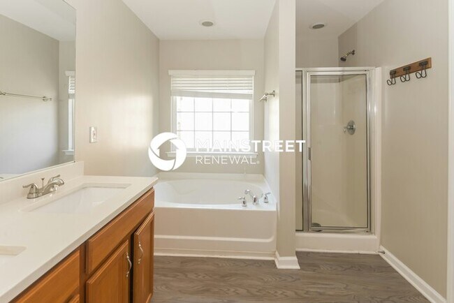 Building Photo - 4 Bedroom Pet-Friendly Home in Huntersvill...