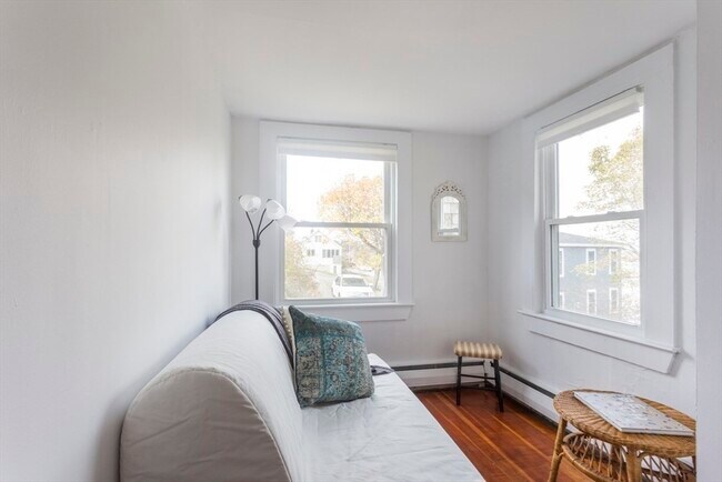 Building Photo - 43 Bayview Rd