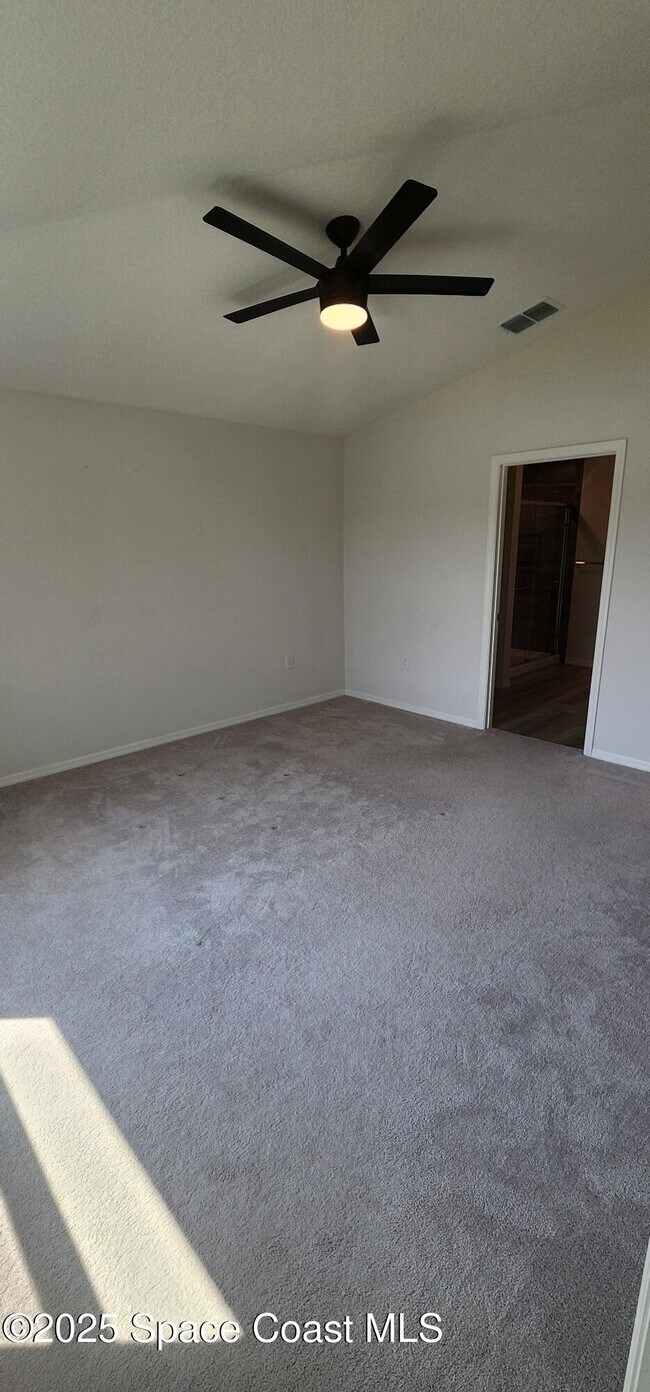 Building Photo - 586 Cooper Ct