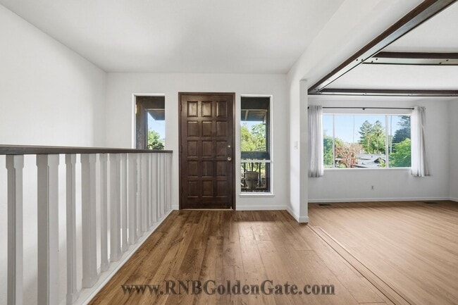 Building Photo - Gorgeous home with spacious yard in Kentfield for rent!
