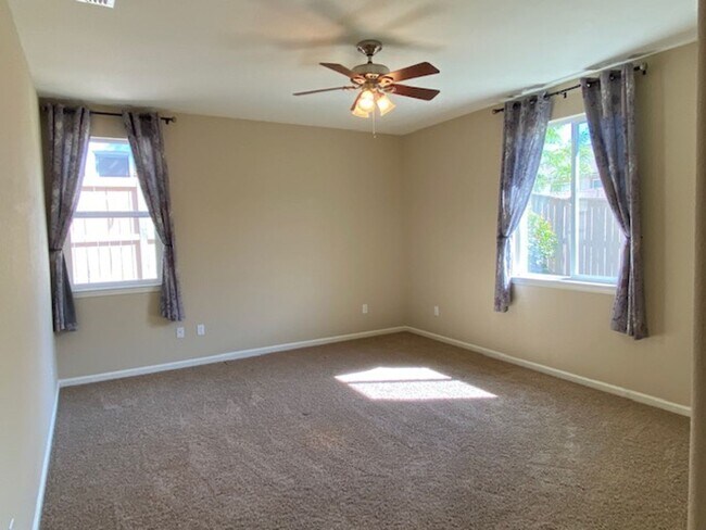 Building Photo - 10729 Amber Falls Dr
