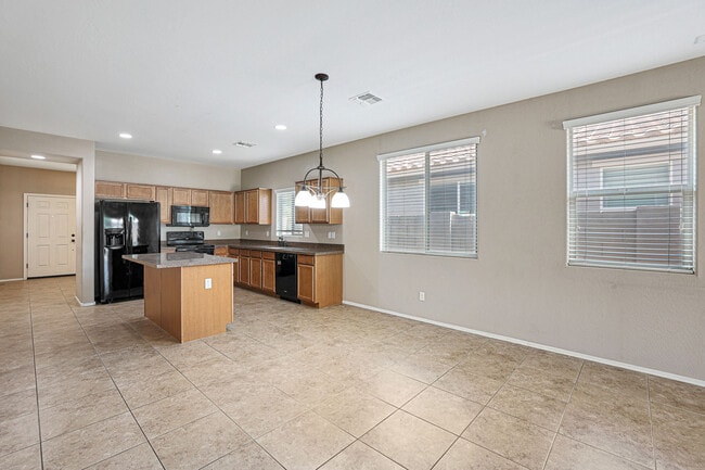 Building Photo - 14903 W Georgia Dr
