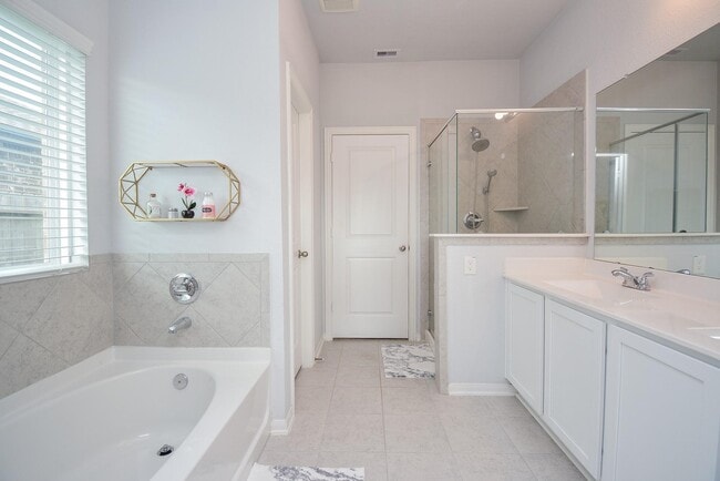 Building Photo - 16310 Westley Ridge Dr