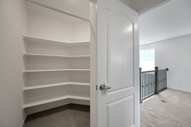 Building Photo - Modern 5BR House in Parker