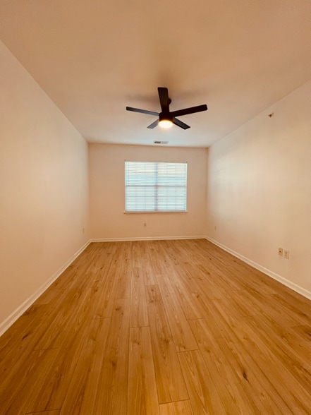 Building Photo - 12925 Centre Park Cir